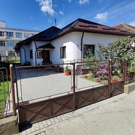 منزل الضيف Călimăneşti  في Casa Marina المظهر الخارجي الصورة